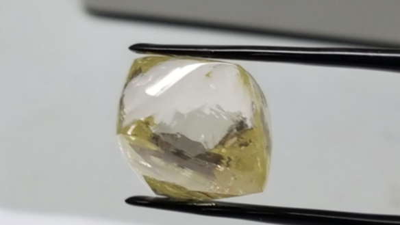 Carats FANCY YELLOW Rough Diamonds DODECAHEDRON 0.40 