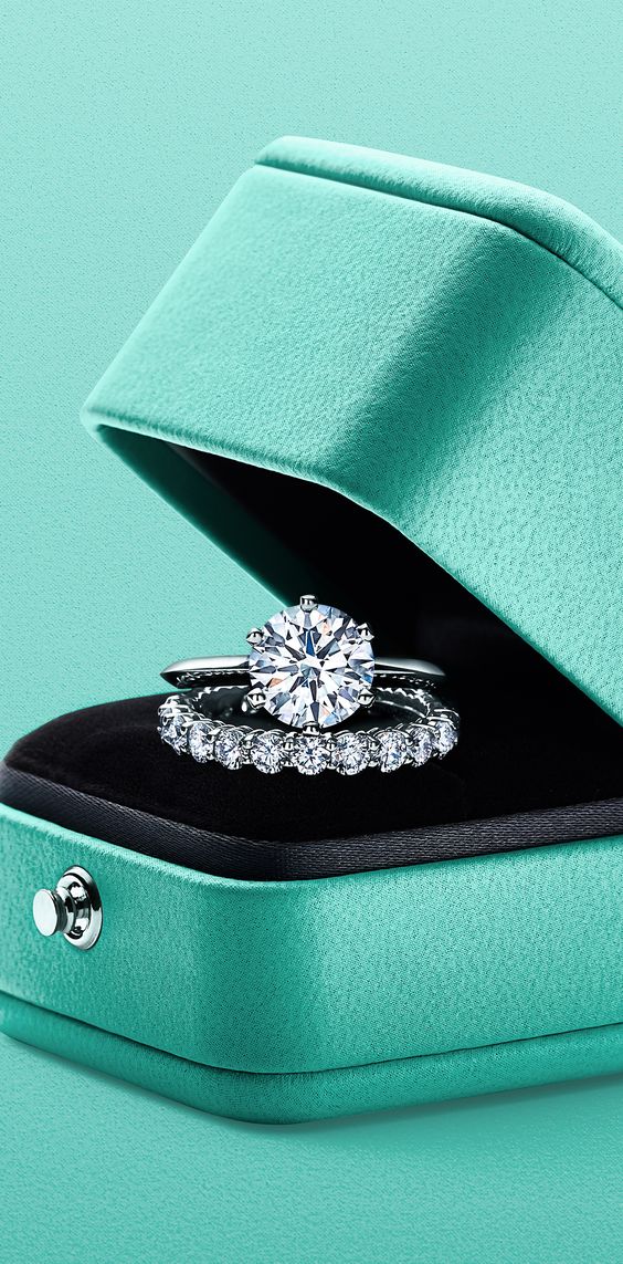 Luxury Giant LVMH Proposes $14.5 Billion Takeover of Tiffany & Co. | The Diamond Loupe